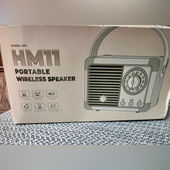 Retro Bluetooth Speaker, Vintage Decor - Picture 3 of 7